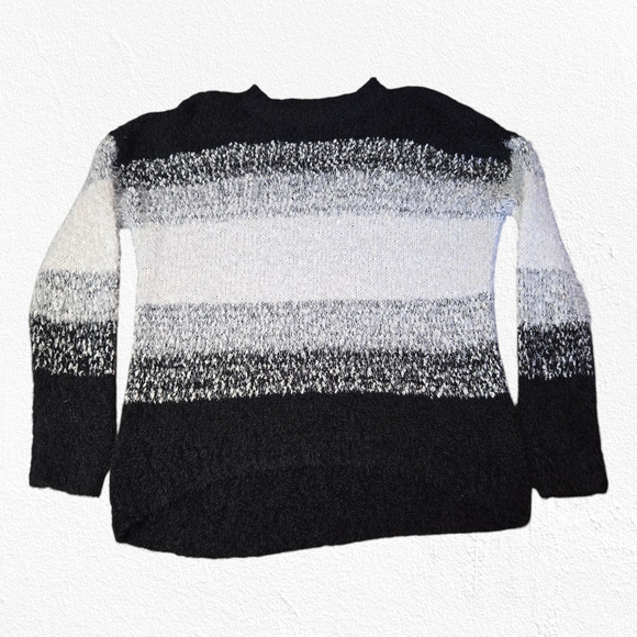 SO White Black Eyelash Crewneck Long Sleeve Fuzzy Knitted Sweater Size Large - Picture 1 of 9
